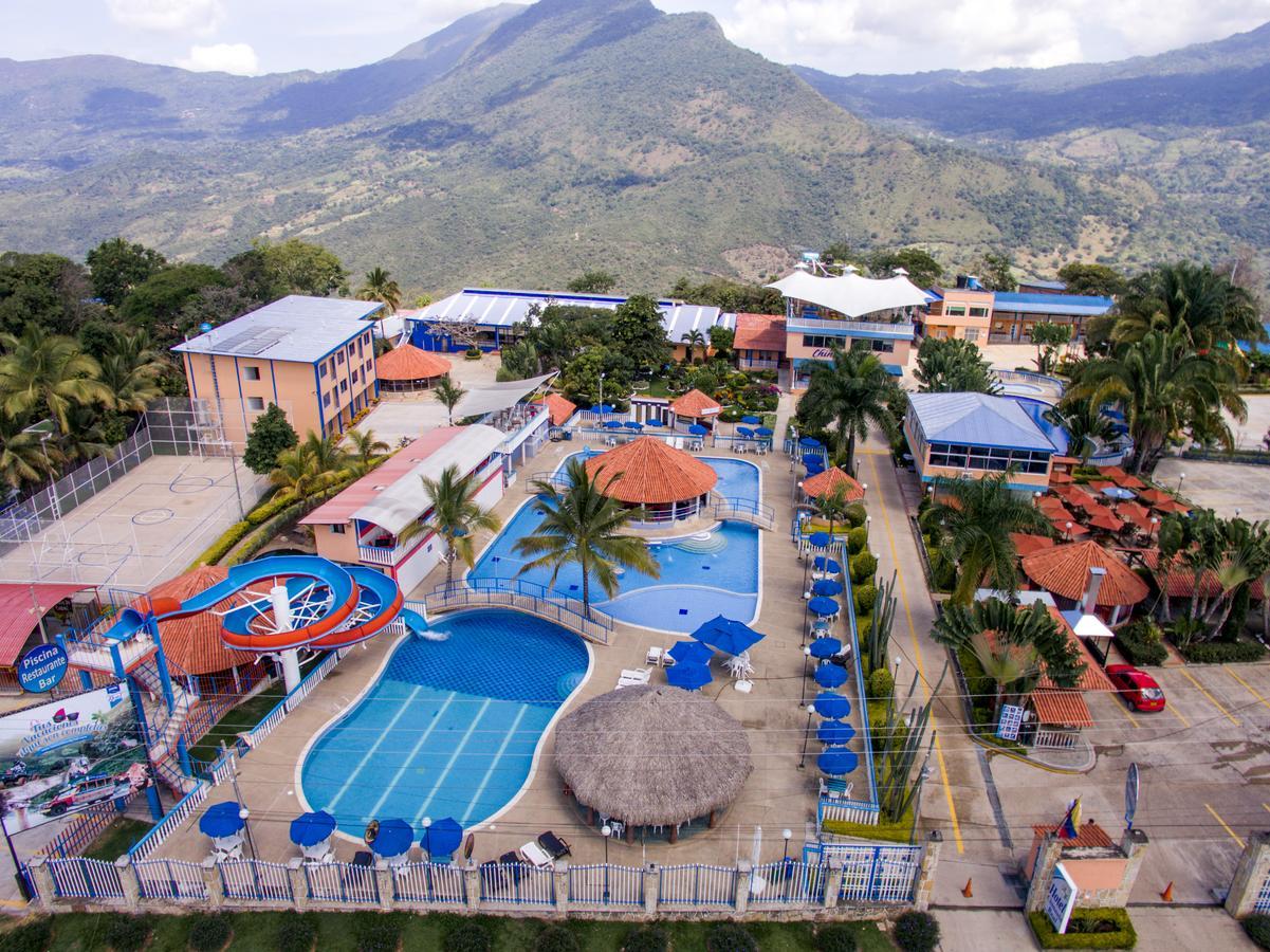 Hotel Chinauta Real Bagian luar foto